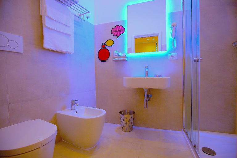 Bathroom 5, Glave Rooms, Campobasso