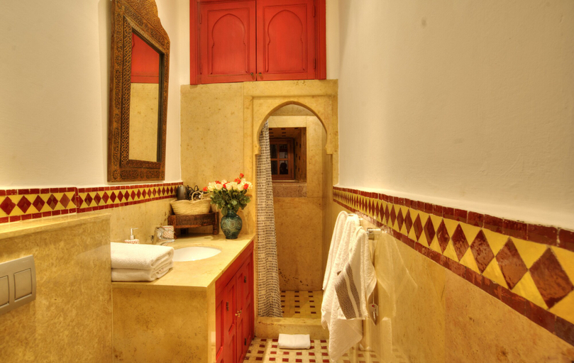 Bathroom 5, Riad Aventurine, Marrakech