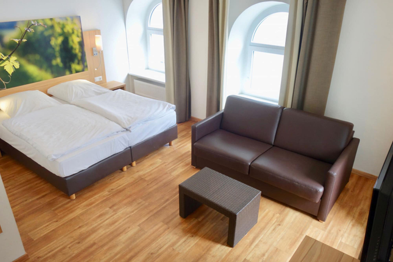 Bedroom 4, Hotel Deutsches Haus, Kitzingen
