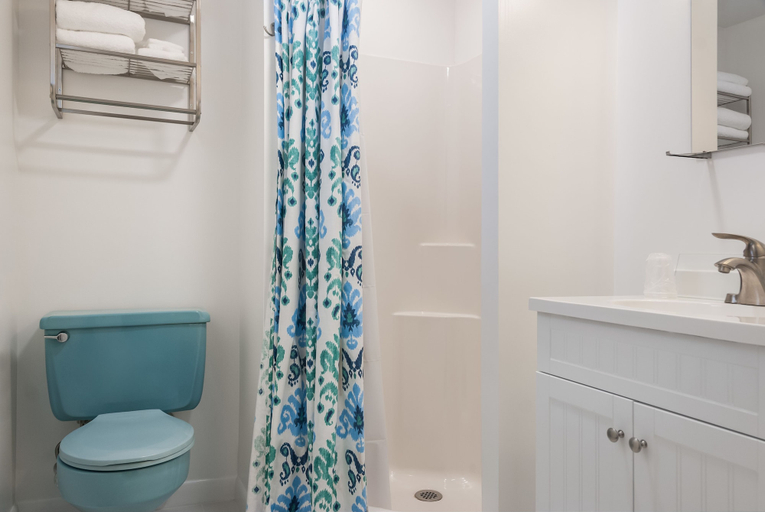 Bathroom 3, Kittery Inn and Suites, York