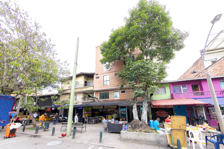 Others 5, Ayenda Florida Nueva, Medellín