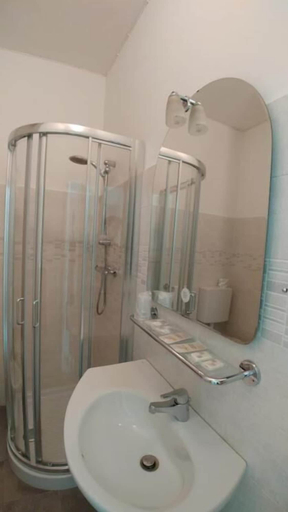 Bathroom 5, Hotel Marta Forlì, Forli' - Cesena