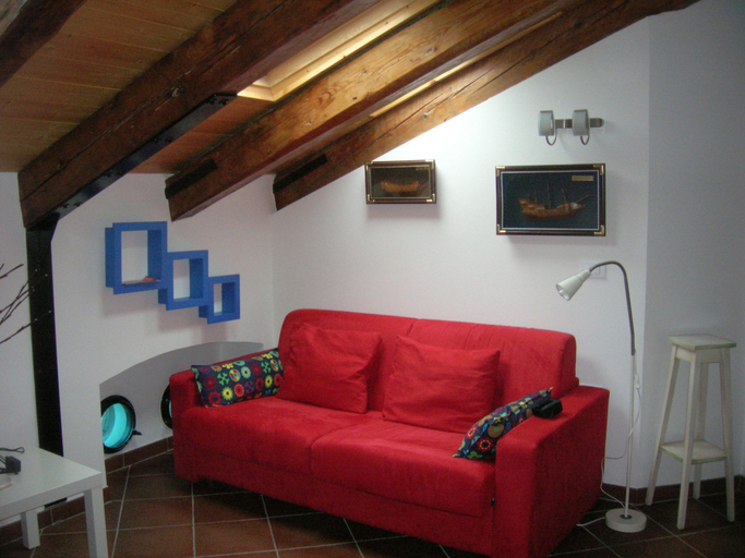 Others 4, Alabarda Hotel, Trieste