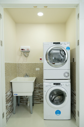 Bathroom, 20 South Apartments