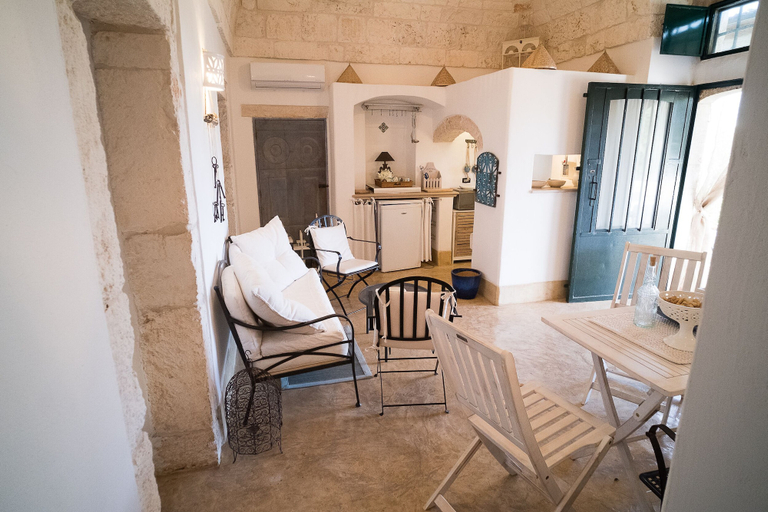 Others 4, Relais Patriarca by Typney, Brindisi
