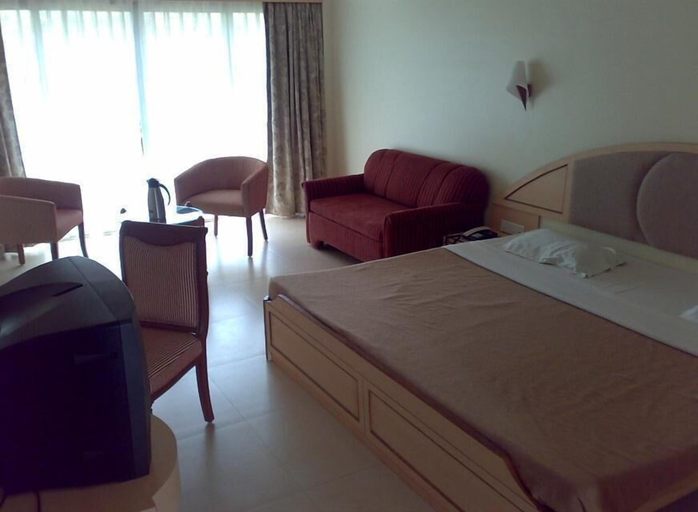 Bedroom 3, Blue Country Resort, Satara