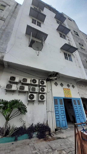 Exterior & Views 2, OYO 92403 Gatsu Homestay, Medan