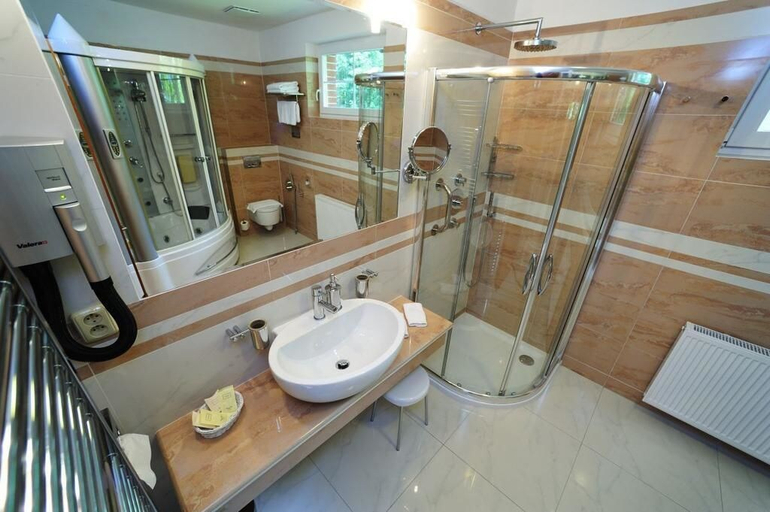Bathroom 5, Richard Hotel, Cheb