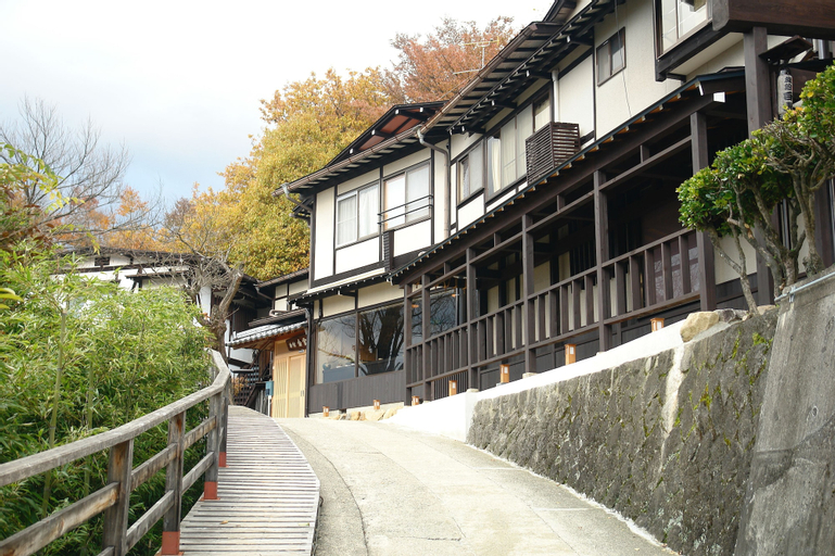 Futarishizuka Hakuun, Takayama