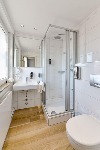 Bathroom 5, Hotel Zum Rössle, Heilbronn