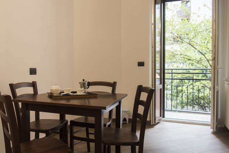 In-room dining 5, 2 Bedrooms with Balcony in City Life District, Milano