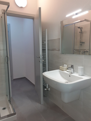 Bathroom 5, Royal Room & Breakfast, Modena