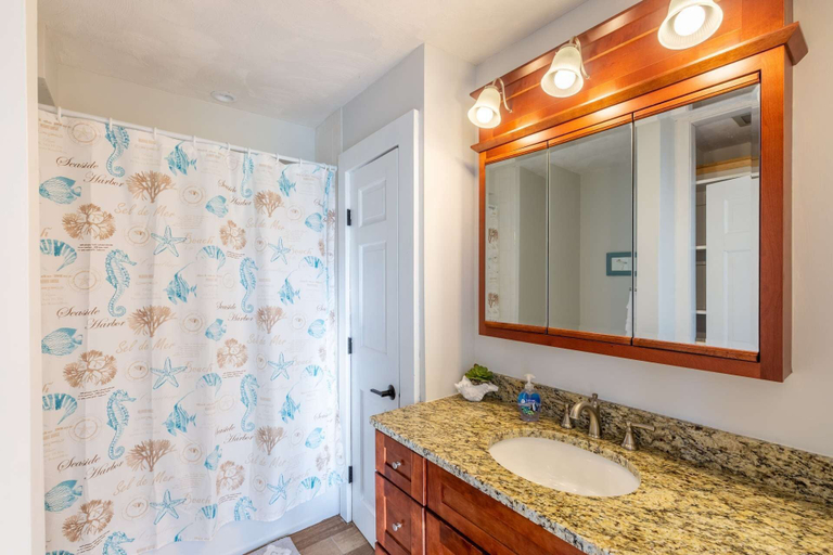 Bathroom, Sea Love Beach House, Essex