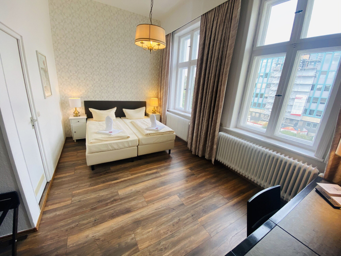 Bedroom 2, Hotel Kaiserhof DELUXE, Lübeck