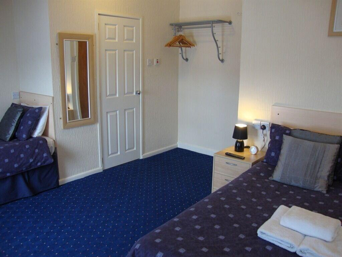 Bedroom 2, The Edelweiss, Blackpool