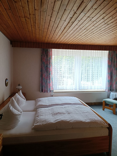 Bedroom 2, Landhotel Jägerhof, Bayreuth