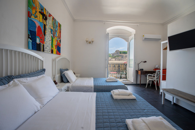 Bedroom 3, Terra del sole Ibla, Ragusa