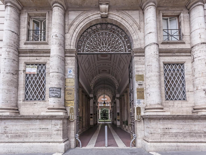 Exterior & Views 2, Hotel Regina Giovanna, Roma