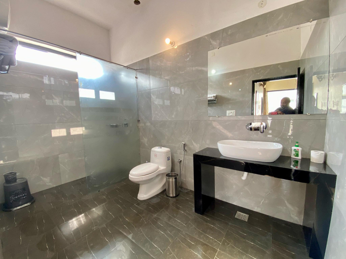 Bathroom, Spring Gardens & Farmstay Amritsar, Amritsar