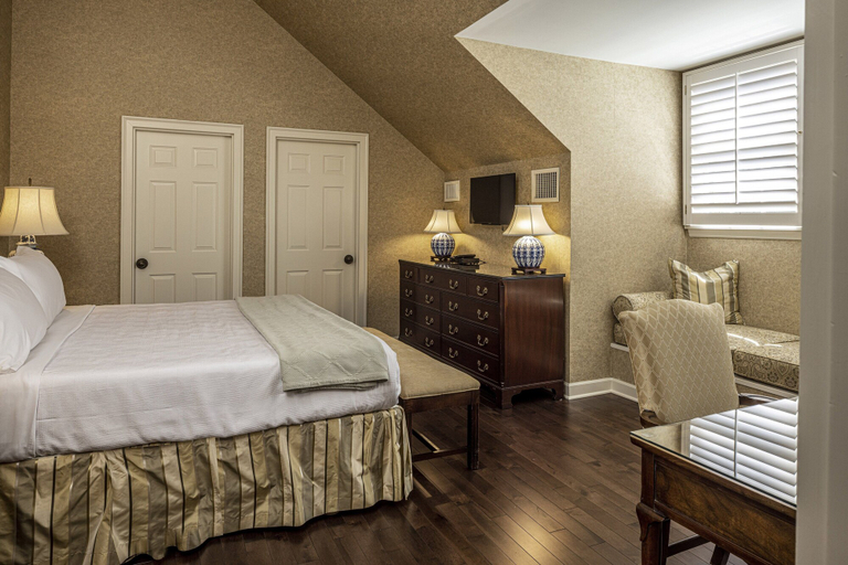 Bedroom 2, Baywood Conference Center, Allegheny
