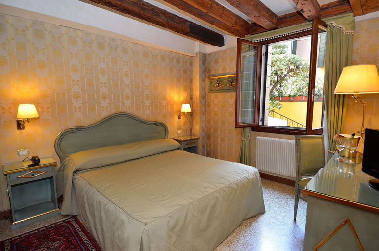 Bedroom 4, Locanda La Corte, Venezia