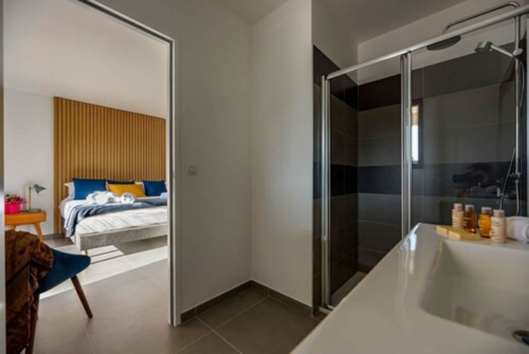 Bedroom 3, Hotel Calarossa Bay Resort, Corse-du-Sud