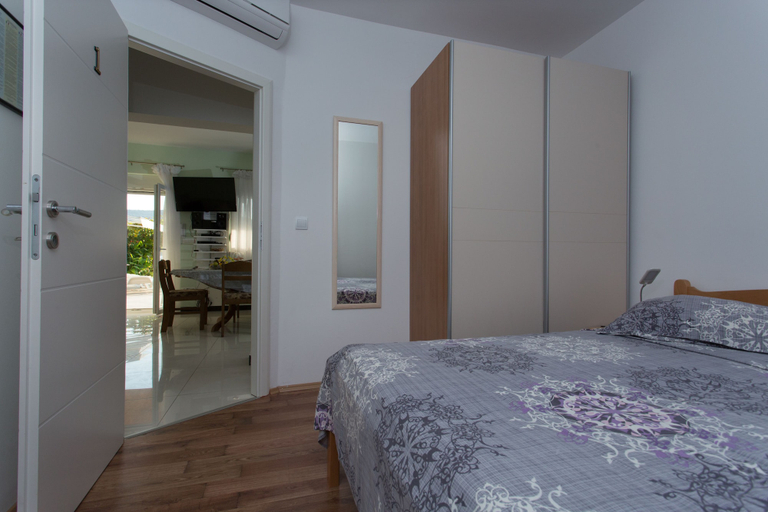 Bedroom 3, Villa Mami, Marina