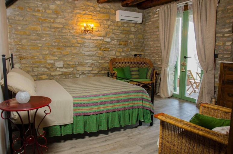 Bedroom 5, Le Voltarelle Bed & Breakfast, Ancona