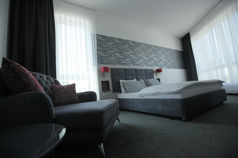 Bedroom 3, Hotel Starton am Ingolstadt Village, Ingolstadt