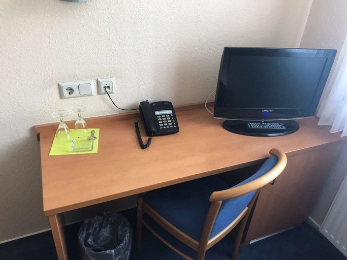 Others 5, Hotel Montan, Duisburg