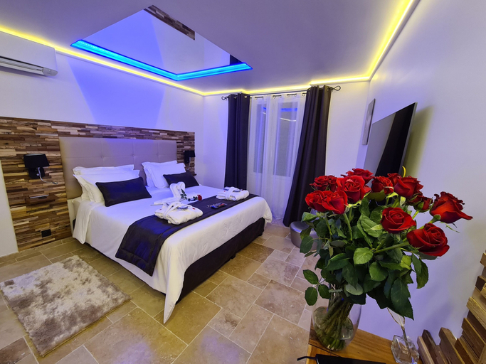 Bedroom 3, Loveroom La Garçonn'hyeres, Var