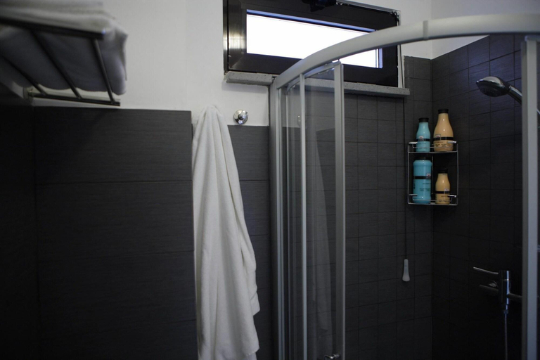Bathroom, Le Formiche, Messina