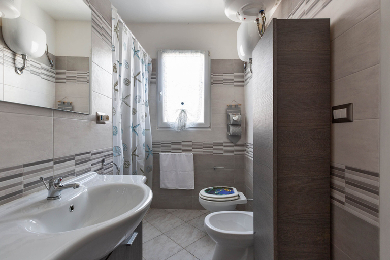 Bathroom, 2060 Villetta Krystle, Lecce