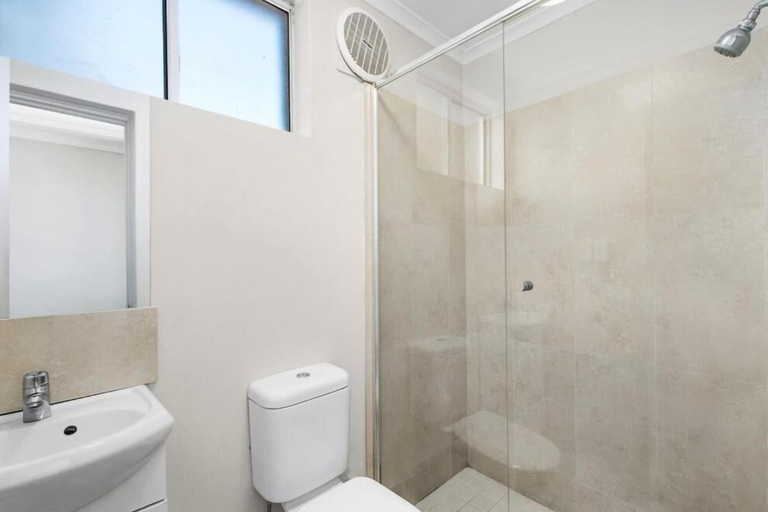 Bathroom 3, Greenwich Inn Sydney Hotel, Sydney