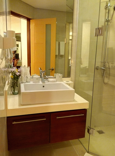 Bathroom 4, Shore Time Hotel, Malay