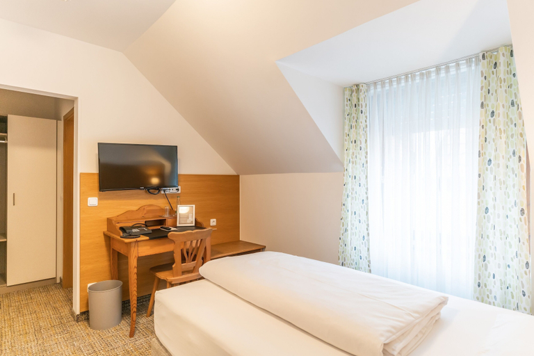 Bedroom 2, Altstadthotel Grauer Wolf, Erlangen