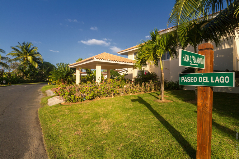 Exterior & Views 2, Villa in Cocotal Golf & Country Club, Salvaleon de Higuey