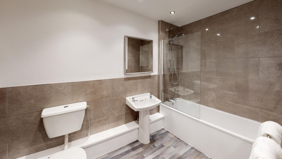 Bathroom 3, Hu1 Boutique City Apartment - Sleeps 6, Kingston upon Hull