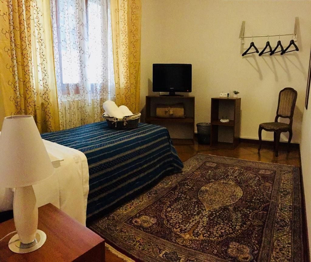 Bedroom 3, Caminhouse, Padua
