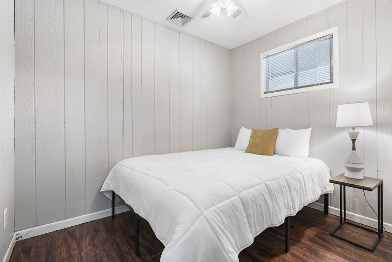 Bedroom, Kimberling Cove C7, Stone