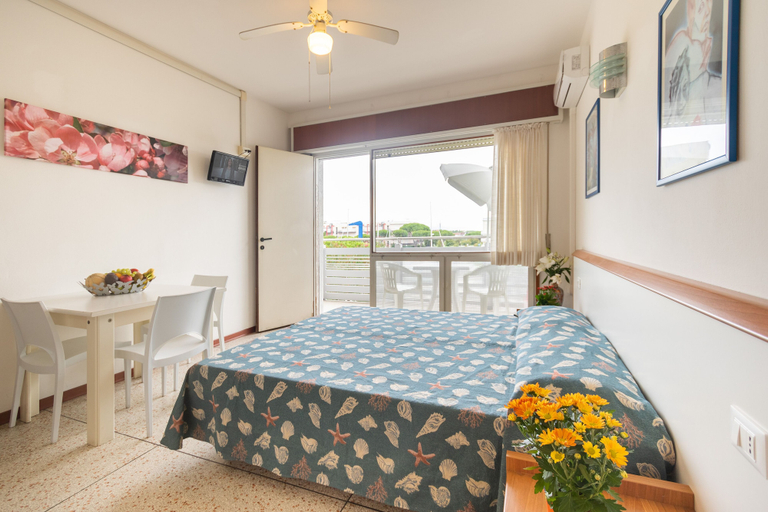Bedroom 2, Yachting Residence, Udine
