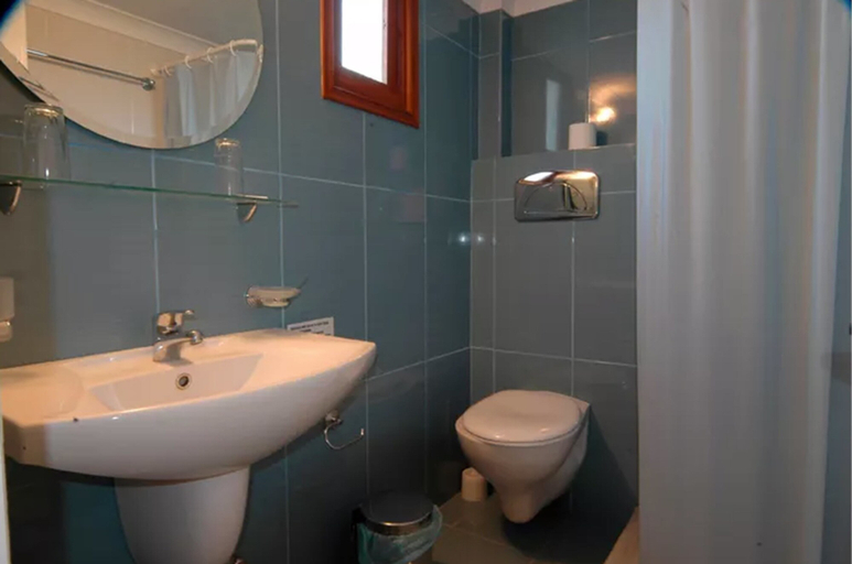 Bathroom, Navarone, Peloponnese