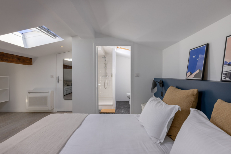 Bedroom 4, Les Séraphines, Gironde