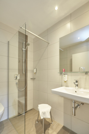 Bathroom 3, Flair Hotel Gasthof zum Hirsch, Reutlingen