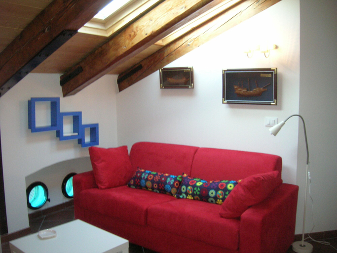 Others 5, Alabarda Hotel, Trieste