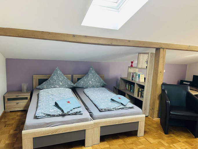 Bedroom 4, Ferienwohnungen Bachblick, Traunstein