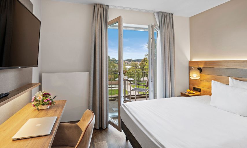 Bedroom 2, Hotel Seeblick, Traunstein