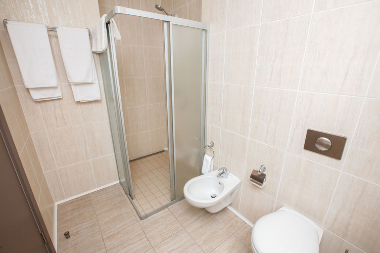 Bathroom 4, Zolotoy Zaton, Narimanovskiy rayon