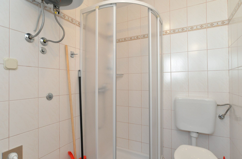 Bathroom 3, Apartments Jenny 518, Pula