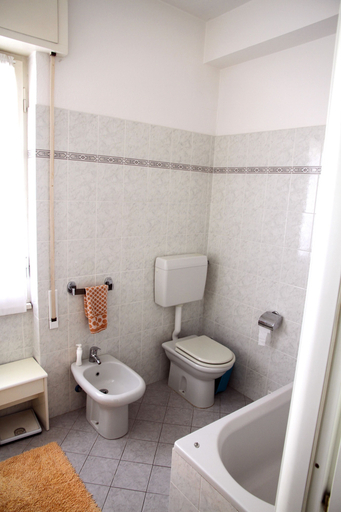 Bathroom 4, Delizia Master Guest apartment, Genova